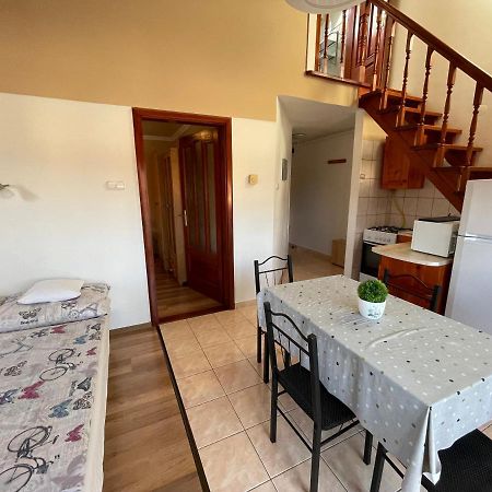 Hellasz Apartman Дьюла Екстер'єр фото