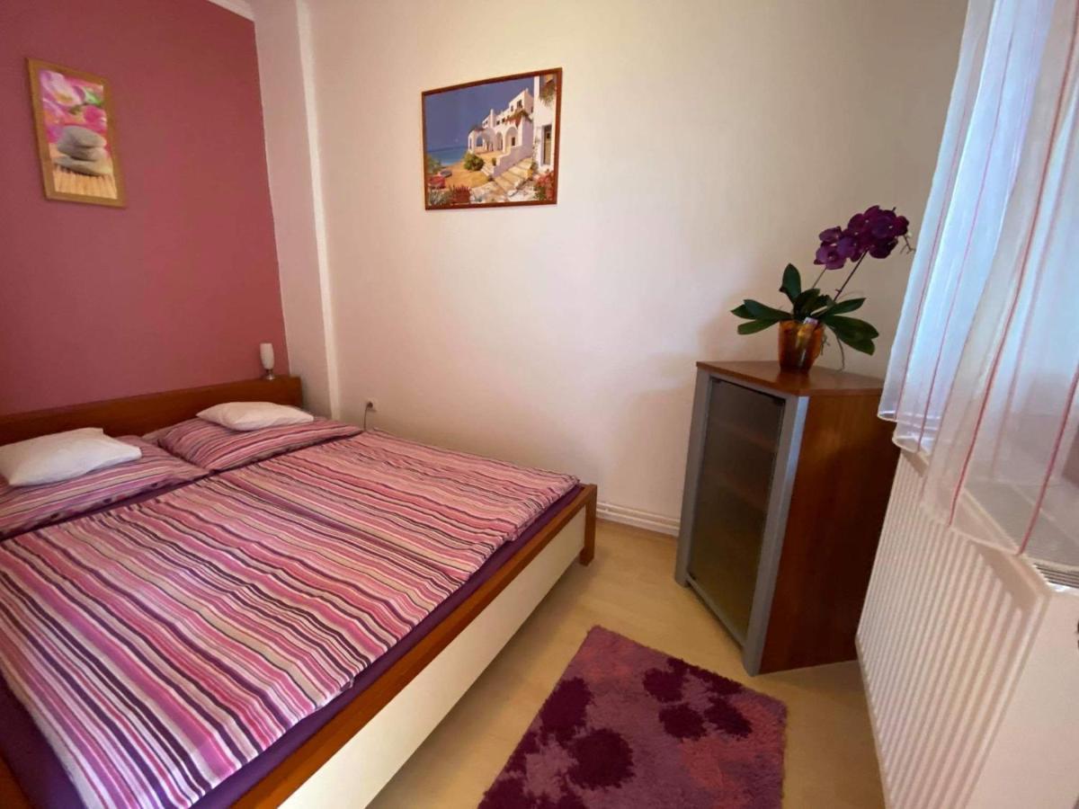 Hellasz Apartman Дьюла Екстер'єр фото