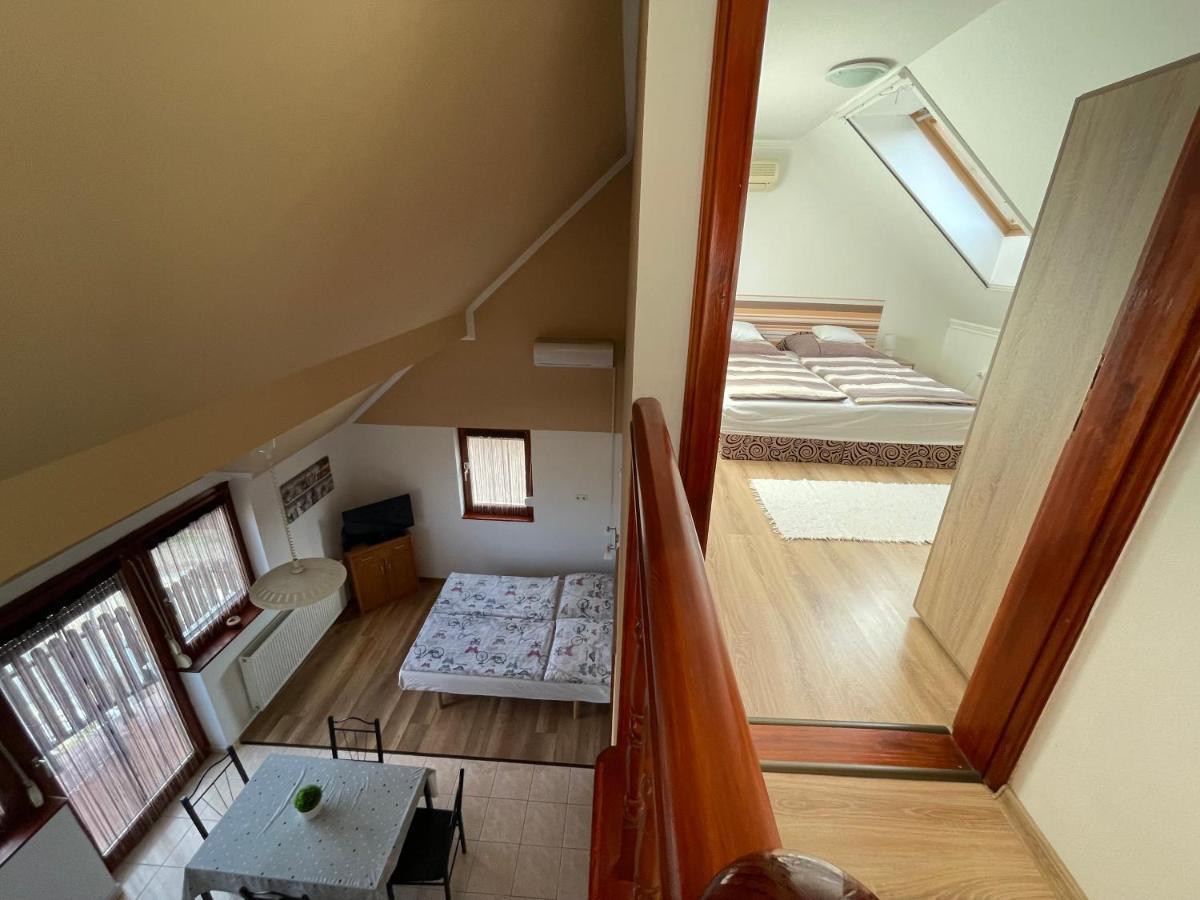 Hellasz Apartman Дьюла Екстер'єр фото