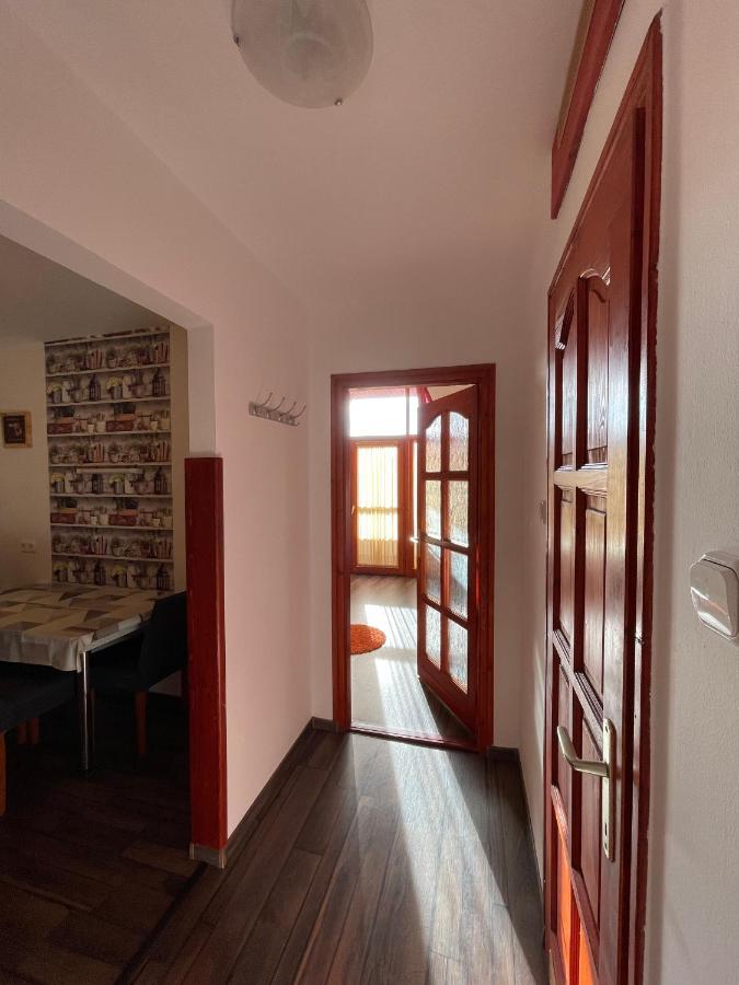 Hellasz Apartman Дьюла Екстер'єр фото
