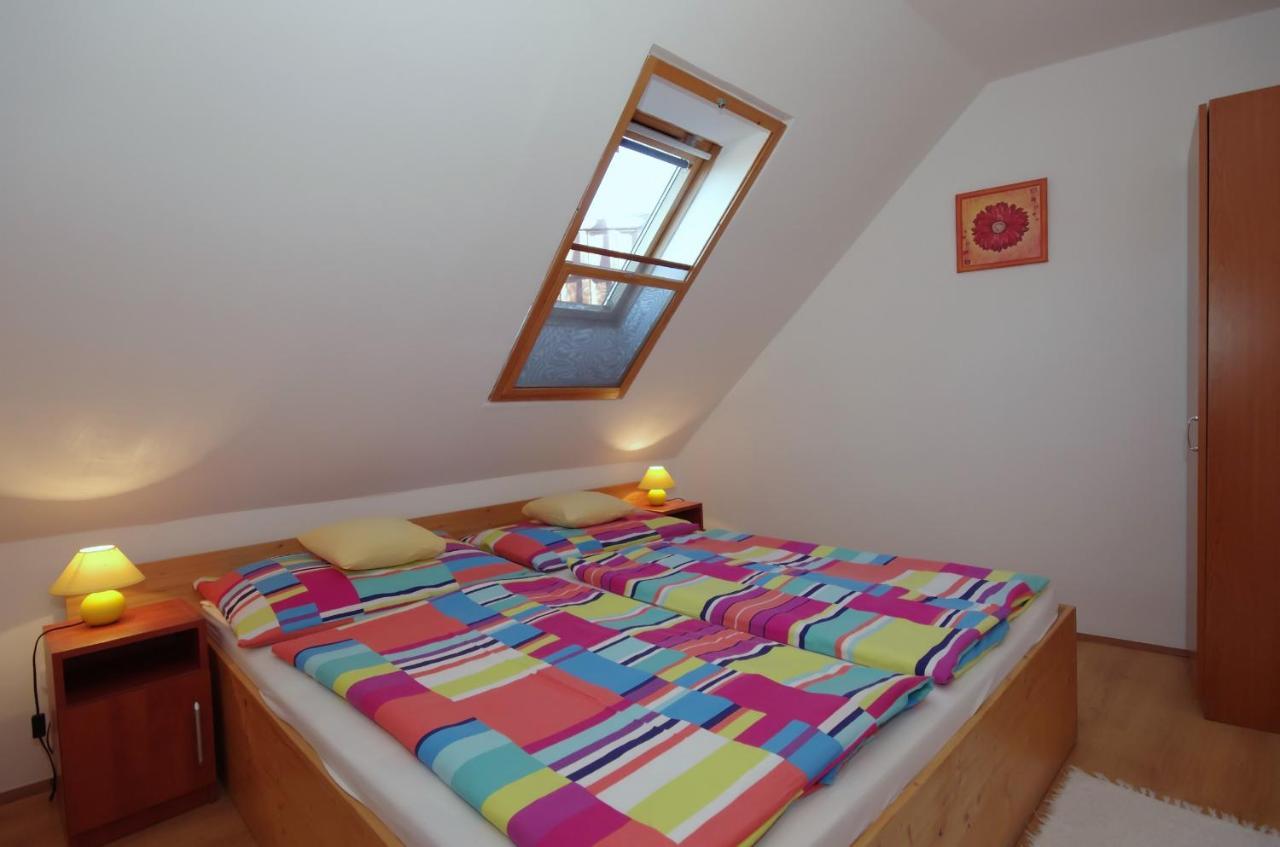 Hellasz Apartman Дьюла Екстер'єр фото