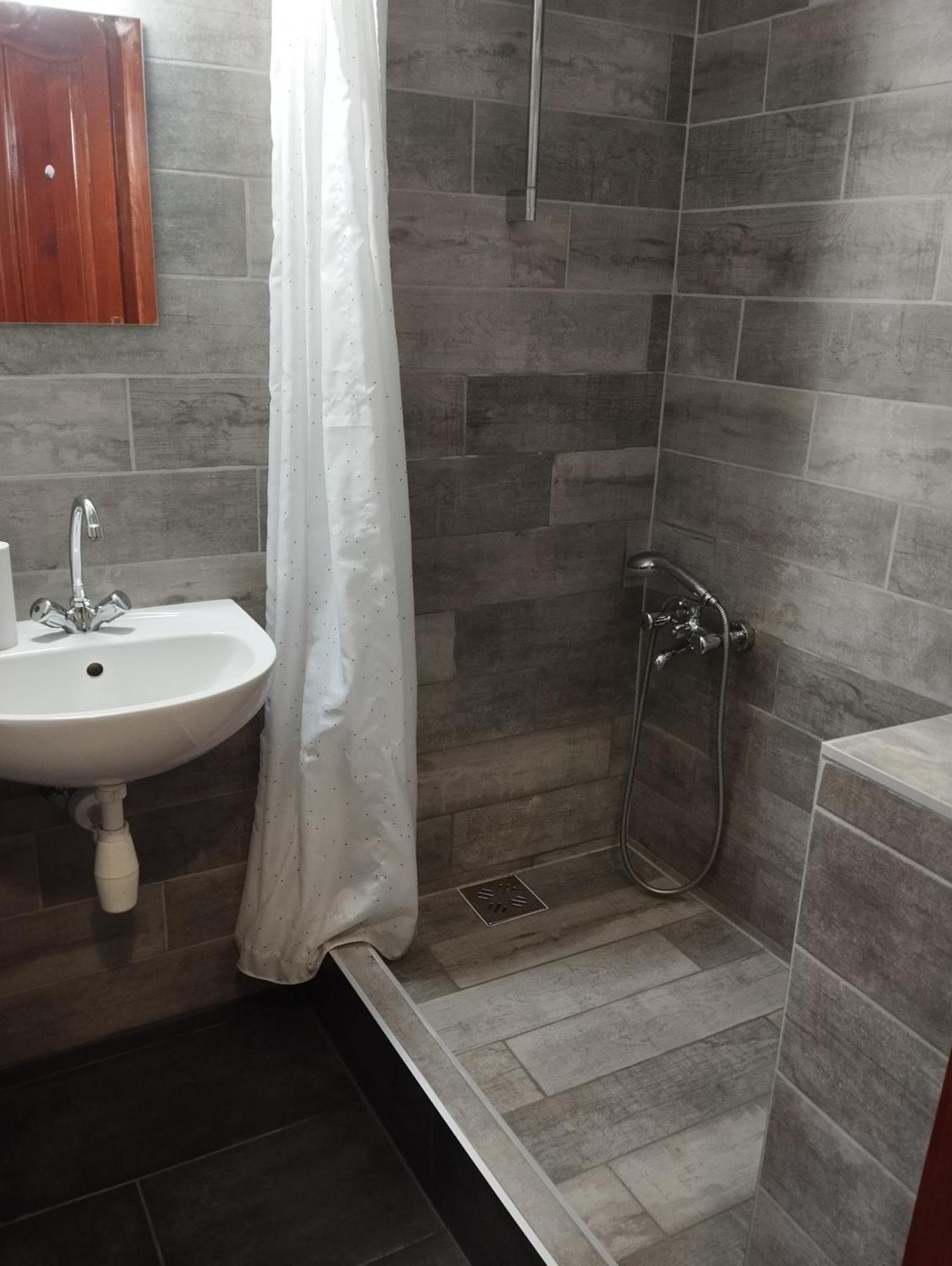 Hellasz Apartman Дьюла Екстер'єр фото