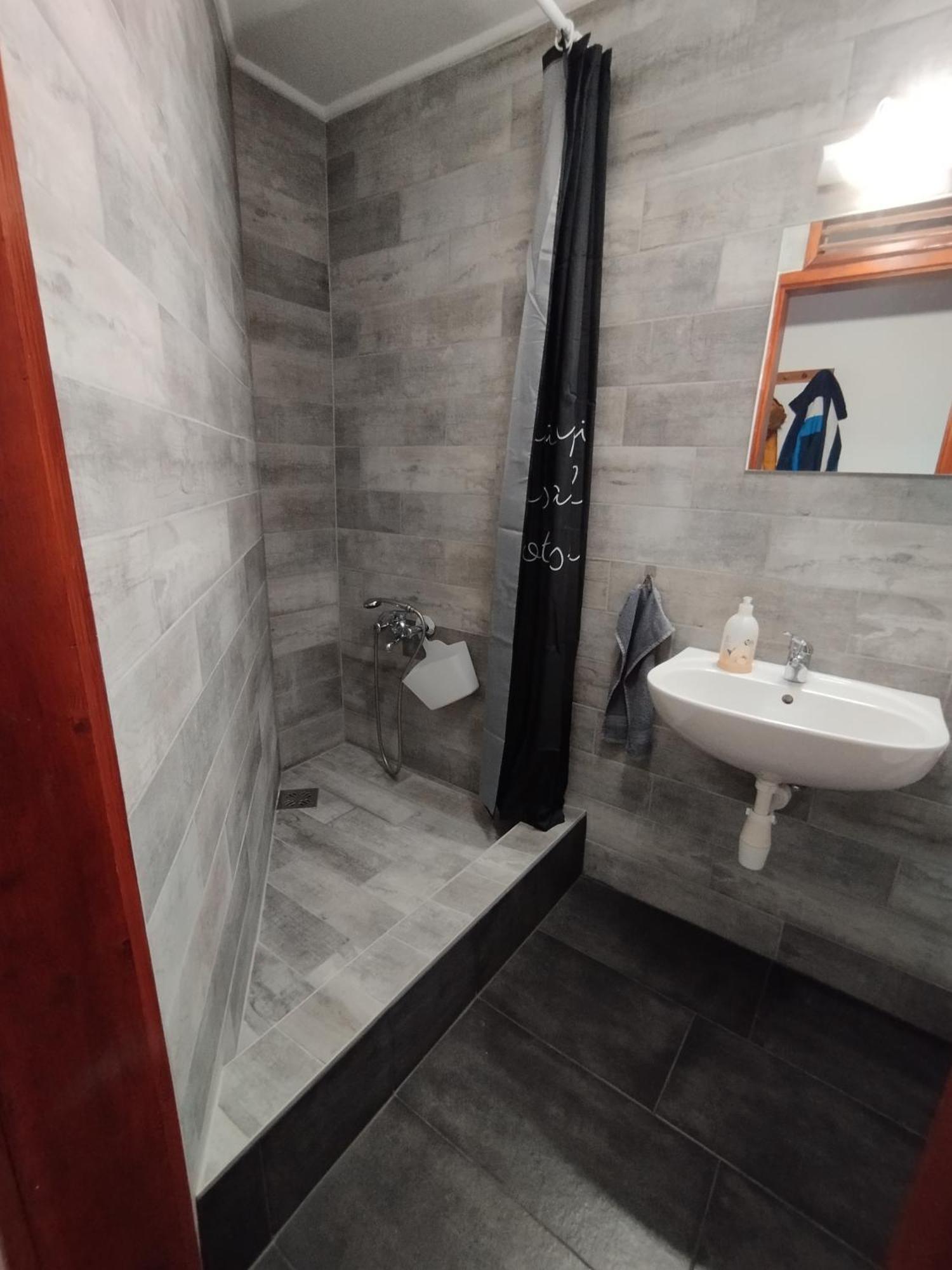 Hellasz Apartman Дьюла Екстер'єр фото